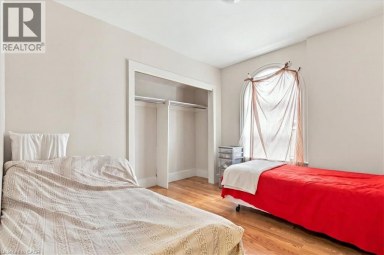 162 CHURCH Street Kitchener Ontario photo 42