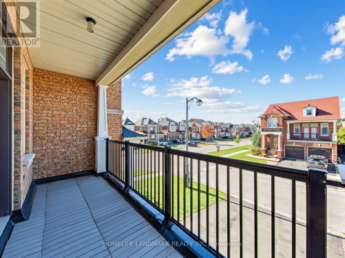 72 VANDERVOORT DRIVE, Richmond Hill (Jefferson), Ontario, L4E0C7