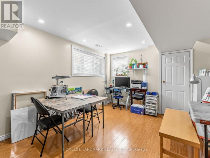72 VANDERVOORT DRIVE, Richmond Hill (Jefferson), Ontario, L4E0C7