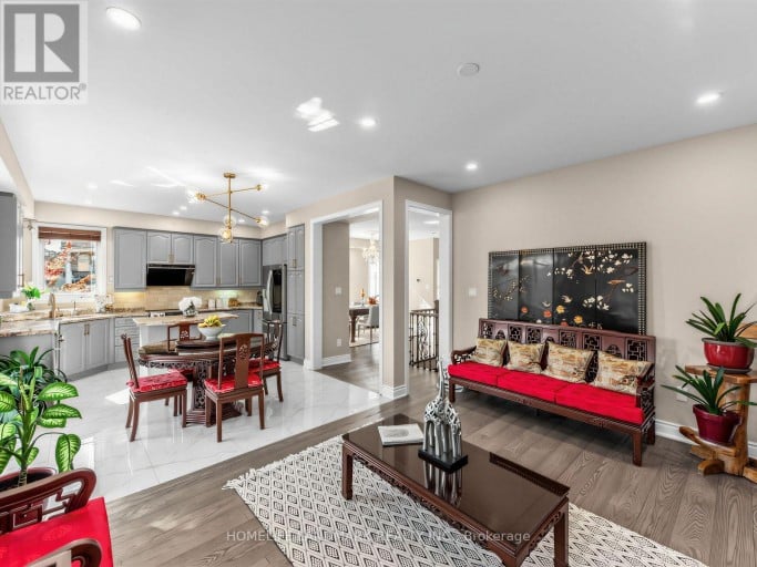 72 VANDERVOORT DRIVE, Richmond Hill (Jefferson), Ontario, L4E0C7