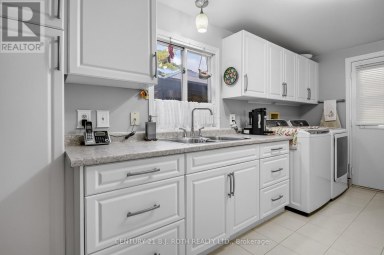 18 BELLE ISLE ARM Innisfil Ontario photo 5