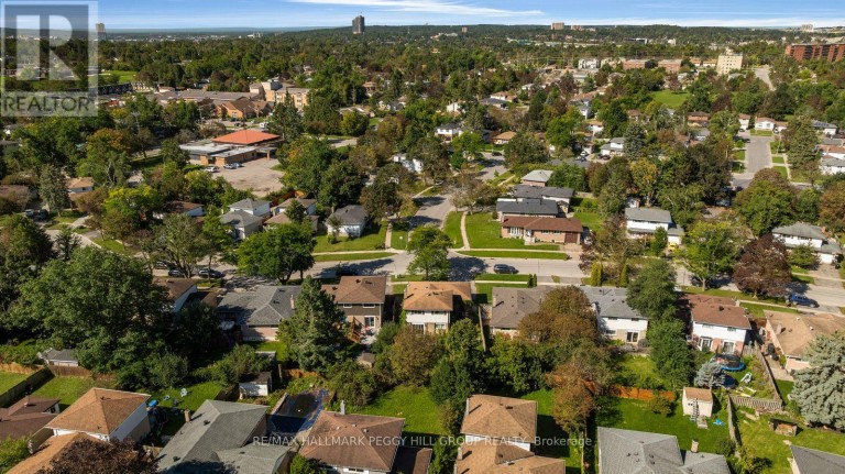 46 COLLEGE CRESCENT, Barrie (Grove East), Ontario, L4M2W3