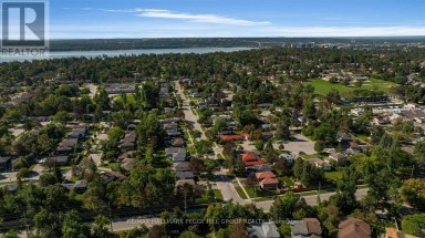 46 COLLEGE CRESCENT Barrie (Grove East) Ontario photo 2