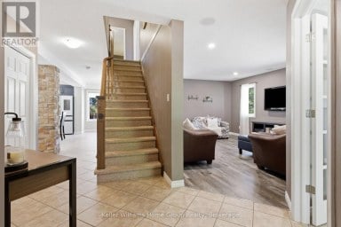 30 INETT WAY Centre Wellington (Fergus) Ontario photo 10