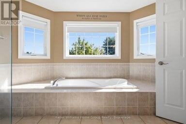 30 INETT WAY Centre Wellington (Fergus) Ontario photo 26