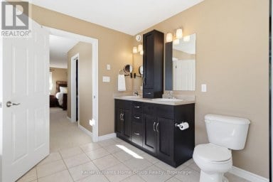 30 INETT WAY Centre Wellington (Fergus) Ontario photo 27