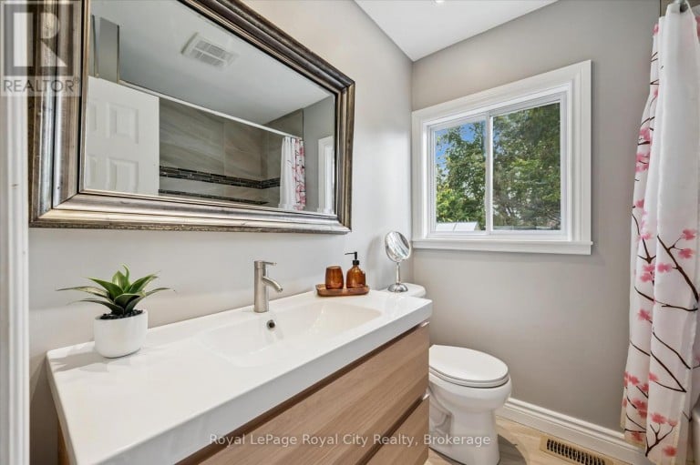 20 HIGHVIEW PLACE, Guelph (Exhibition Park), Ontario, N1H1M7