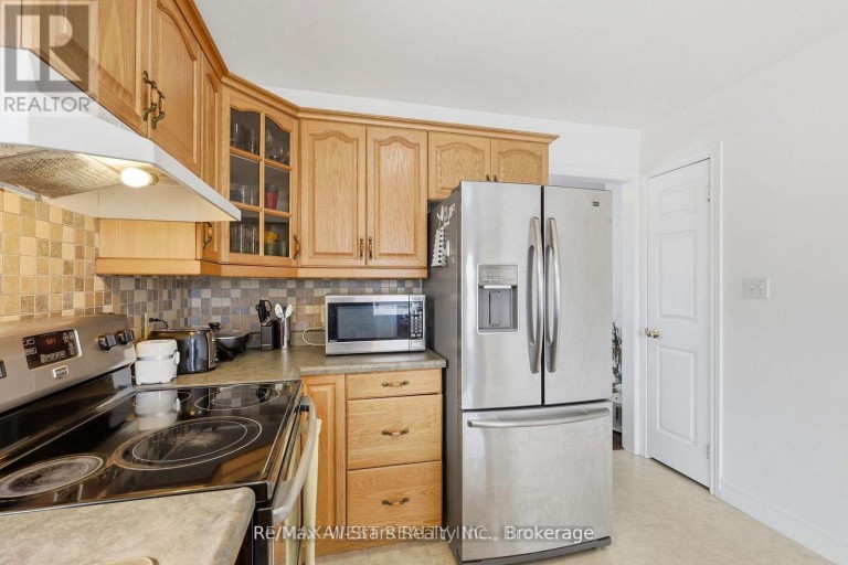 20 EAKINS CRESCENT, Kawartha Lakes (Lindsay), Ontario, K9V6J9