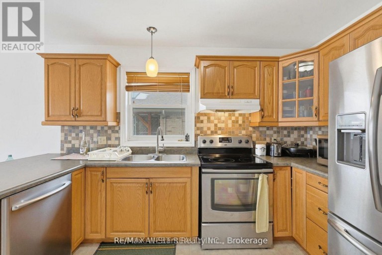 20 EAKINS CRESCENT, Kawartha Lakes (Lindsay), Ontario, K9V6J9