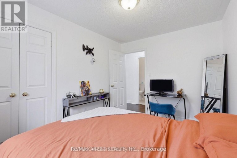 20 EAKINS CRESCENT, Kawartha Lakes (Lindsay), Ontario, K9V6J9