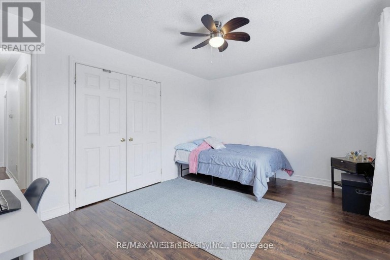 20 EAKINS CRESCENT, Kawartha Lakes (Lindsay), Ontario, K9V6J9