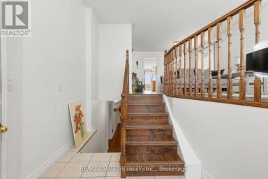 20 EAKINS CRESCENT Kawartha Lakes (Lindsay) Ontario photo 3