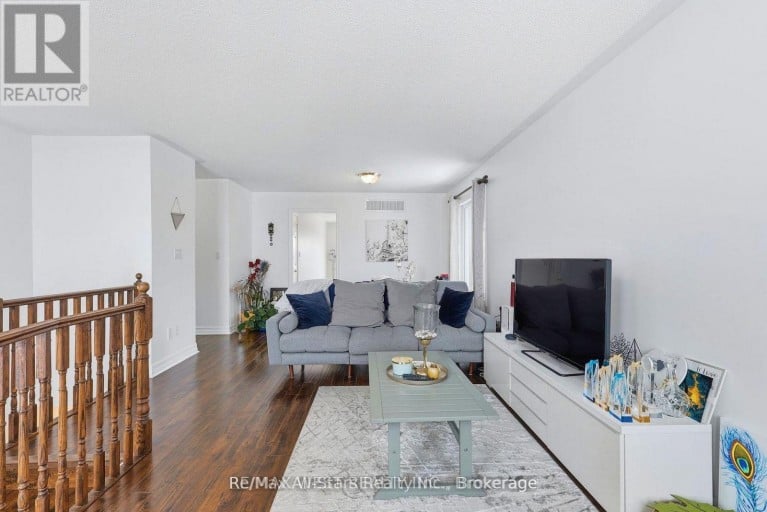 20 EAKINS CRESCENT, Kawartha Lakes (Lindsay), Ontario, K9V6J9