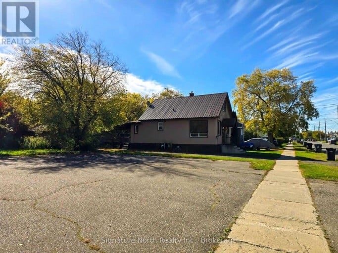 414 NORTHERN AVENUE, Thunder Bay (East End), Ontario, P7C2V6