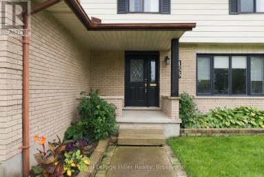 133 BRAEMAR CRESCENT Stratford Ontario photo 3