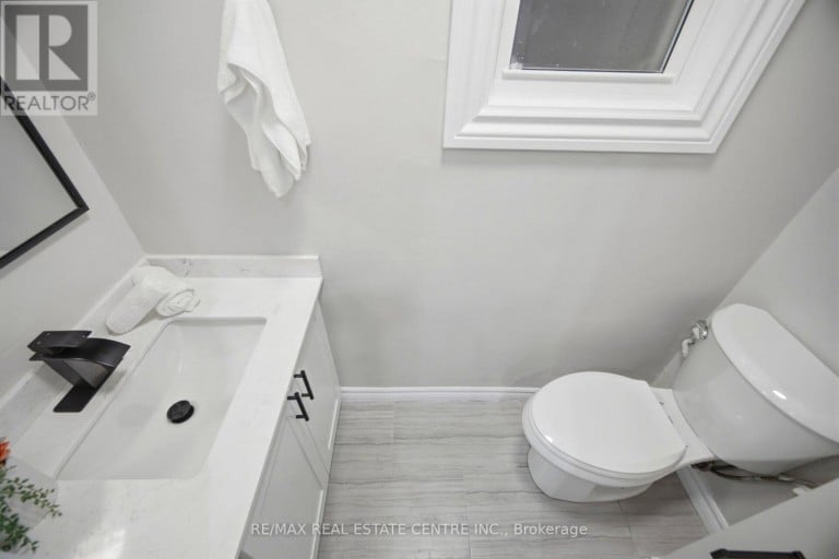 44 GORDON STREET, Hamilton (Crown Point), Ontario, L8L3H2