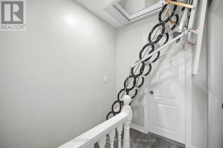 44 GORDON STREET, Hamilton (Crown Point), Ontario, L8L3H2