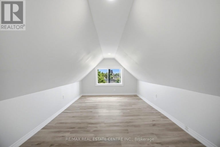 44 GORDON STREET, Hamilton (Crown Point), Ontario, L8L3H2