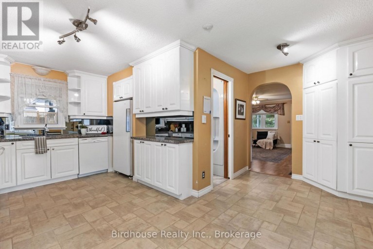 147 EAST STREET N, Kawartha Lakes (Bobcaygeon), Ontario, K0M1A0