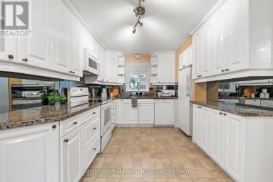 147 EAST STREET N Kawartha Lakes (Bobcaygeon) Ontario photo 11