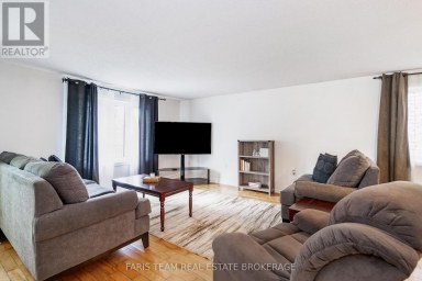 24 LAURIE CRESCENT Barrie (Wellington) Ontario photo 13