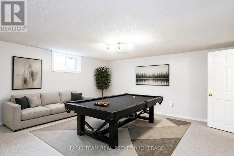 24 LAURIE CRESCENT, Barrie (Wellington), Ontario, L4M6C7