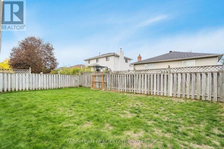 24 LAURIE CRESCENT, Barrie (Wellington), Ontario, L4M6C7