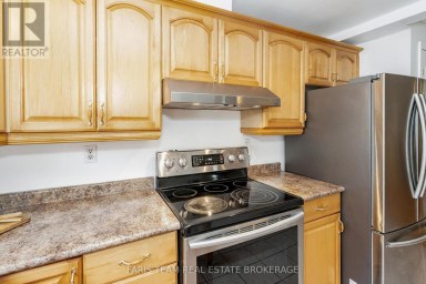 24 LAURIE CRESCENT Barrie (Wellington) Ontario photo 8