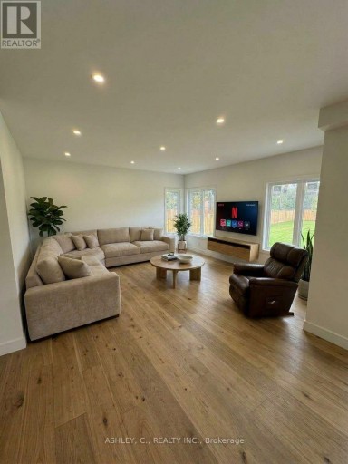 2574 SHARON CRESCENT, Mississauga (Erindale), Ontario, L5C1Y8