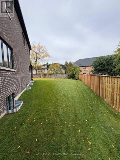 2574 SHARON CRESCENT, Mississauga (Erindale), Ontario, L5C1Y8