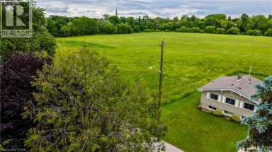 140 SHADE Street New Hamburg Ontario photo 45