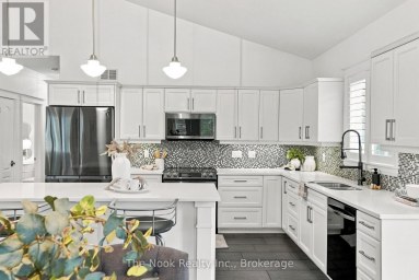 21611 LOYALIST PARKWAY Prince Edward County (Ameliasburg Ward) Ontario photo 17