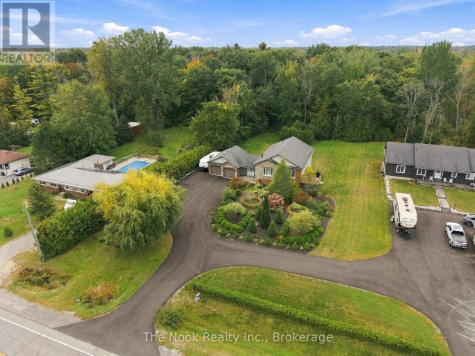 21611 LOYALIST PARKWAY, Prince Edward County (Ameliasburg Ward), Ontario, K0K1L0