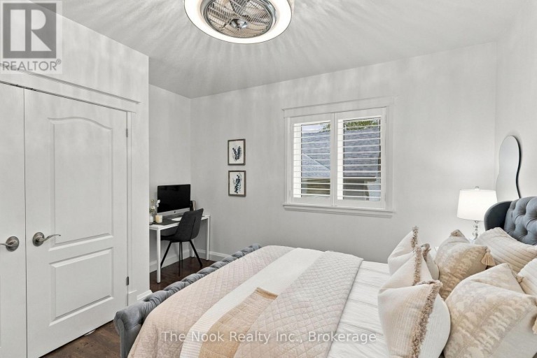21611 LOYALIST PARKWAY, Prince Edward County (Ameliasburg Ward), Ontario, K0K1L0