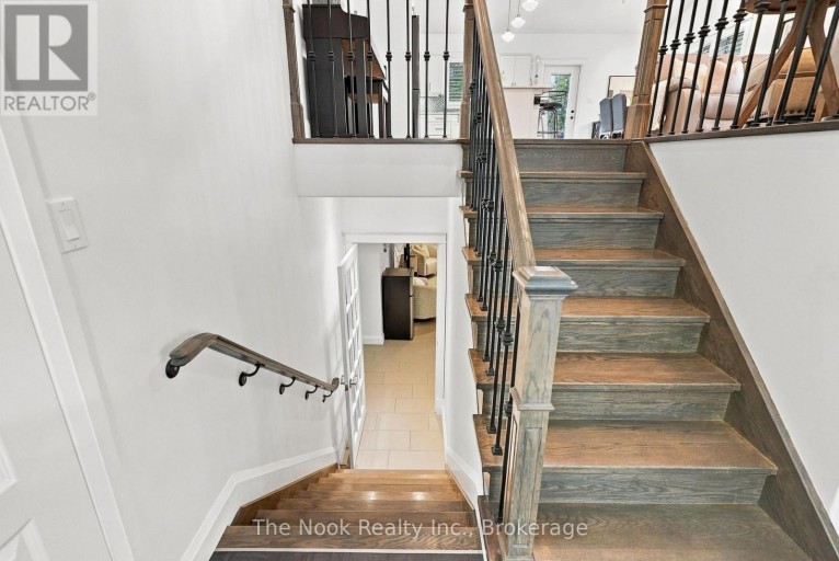 21611 LOYALIST PARKWAY, Prince Edward County (Ameliasburg Ward), Ontario, K0K1L0