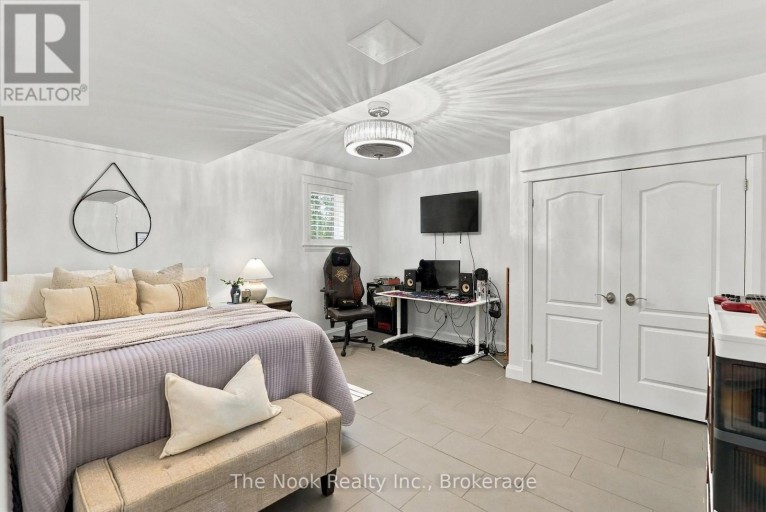 21611 LOYALIST PARKWAY, Prince Edward County (Ameliasburg Ward), Ontario, K0K1L0