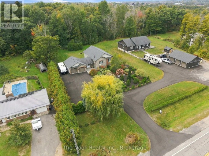21611 LOYALIST PARKWAY, Prince Edward County (Ameliasburg Ward), Ontario, K0K1L0