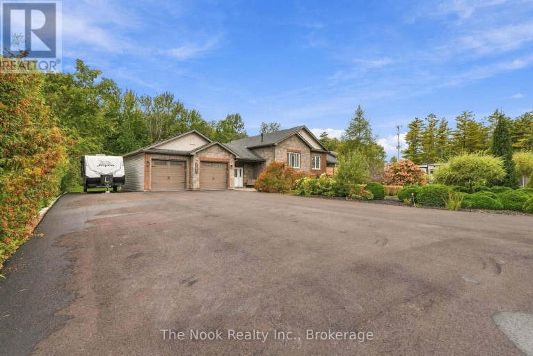 21611 LOYALIST PARKWAY, Prince Edward County (Ameliasburg Ward), Ontario, K0K1L0