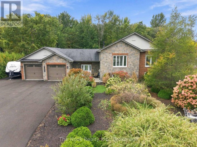 21611 LOYALIST PARKWAY, Prince Edward County (Ameliasburg Ward), Ontario, K0K1L0