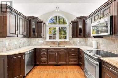 35 - 300 FRANMOR DRIVE Peterborough (Ashburnham Ward 4) Ontario photo 6
