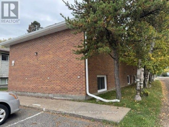 639 MCKELLAR STREET N, Thunder Bay (McKeller Park), Ontario, P7C4A4