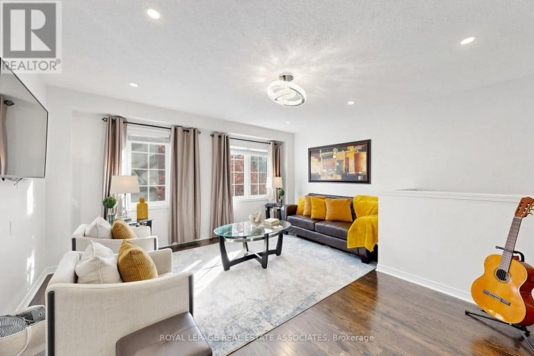22 BENJAMIN WAY, Whitby (Blue Grass Meadows), Ontario, L1N0K5