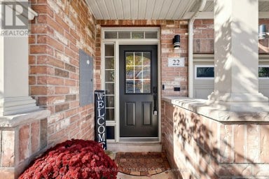 22 BENJAMIN WAY Whitby (Blue Grass Meadows) Ontario photo 3