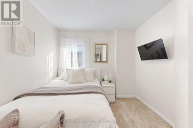 22 BENJAMIN WAY Whitby (Blue Grass Meadows) Ontario photo 37