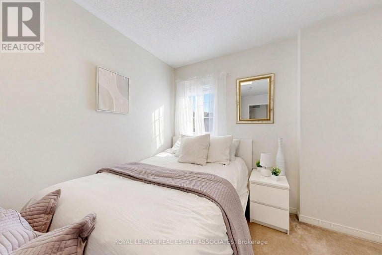 22 BENJAMIN WAY, Whitby (Blue Grass Meadows), Ontario, L1N0K5