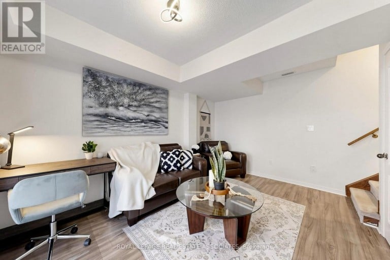 22 BENJAMIN WAY, Whitby (Blue Grass Meadows), Ontario, L1N0K5