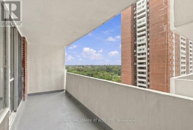 1419 - 1 MASSEY SQUARE Toronto (Crescent Town) Ontario photo 12