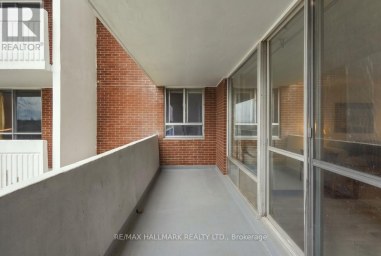 1419 - 1 MASSEY SQUARE Toronto (Crescent Town) Ontario photo 13