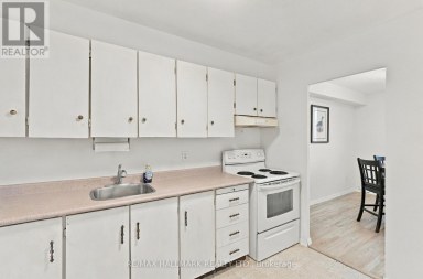 1419 - 1 MASSEY SQUARE Toronto (Crescent Town) Ontario photo 7
