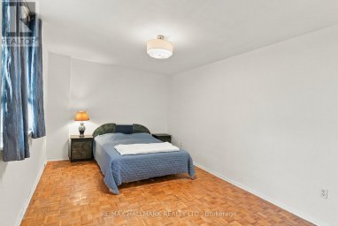 1419 - 1 MASSEY SQUARE Toronto (Crescent Town) Ontario photo 9